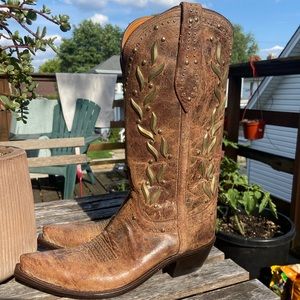 NWT Lucchese Studded Cowboy Boots